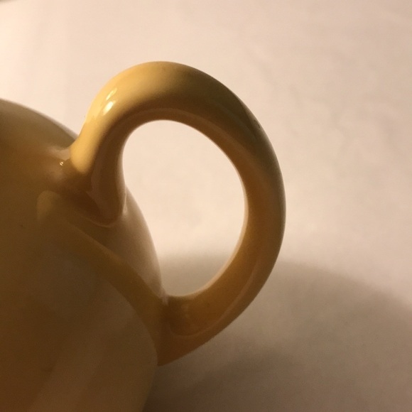 Pristine England yellow teapot no stains small chip underside lid 12oz EUC - Picture 3 of 9